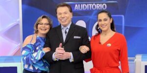 Silvio Santos, Silvia Abravanel e Cintia Abravanel nos estúdios do SBT (Foto: Reprodução/ SBT)