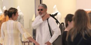 William Bonner e Natasha Dantas em shopping do Rio de Janeiro (Foto: Adão / AgNews)