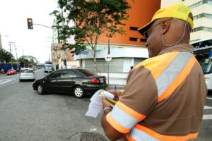 Quem desrespeitar às novas regras terão que pagar uma multa de R$ 195, 23, além de 5 pontos na CNH (Foto Reprodução/Internet)