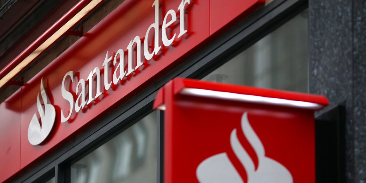 El banco se despidió de los clientes y se vendió al Santander