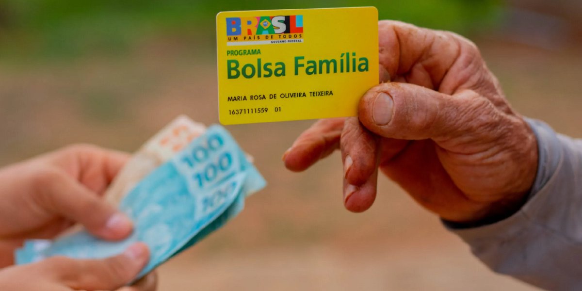 Dinheiro a mais assusta beneficiários do BOLSA FAMÍLIA