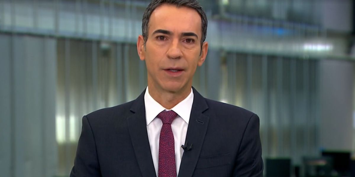 César Tralli no estúdio do Jornal Hoje (Foto: Reprodução / Encontro da Globo)