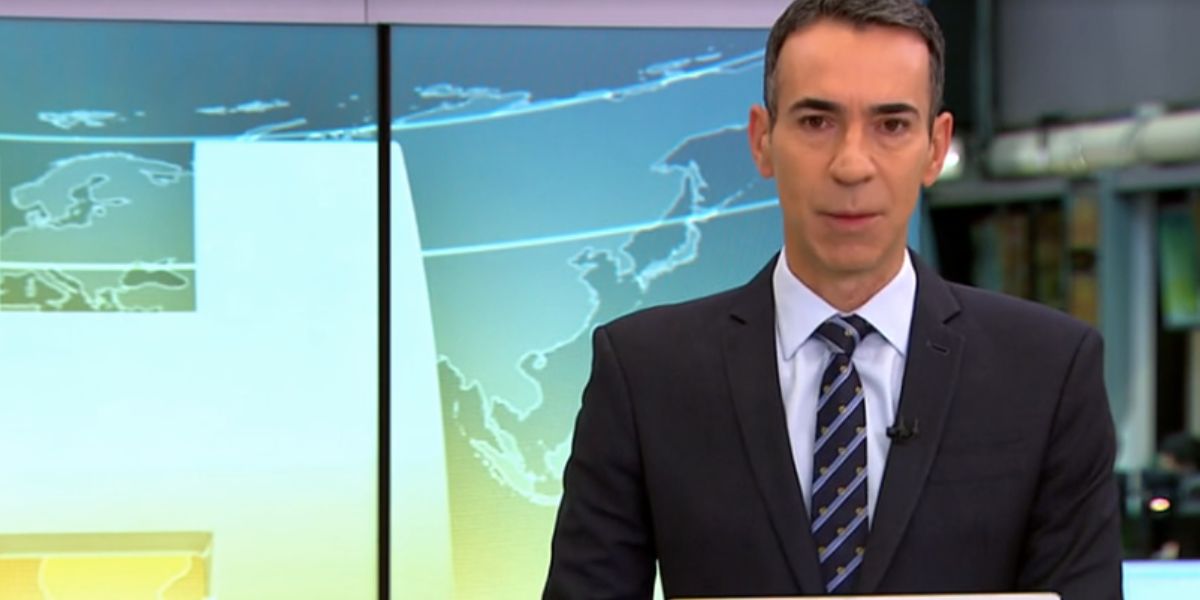 César Tralli no estúdio do Jornal Hoje (Foto: Reprodução / Globo)