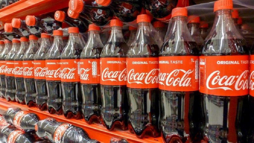 Coca-Cola nas prateleiras dos mercados (Foto: Reprodução/ Internet)