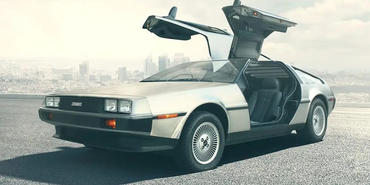 DeLorean só fabricou essa marca e decretou falência em 1982 (Reprodução: Internet)