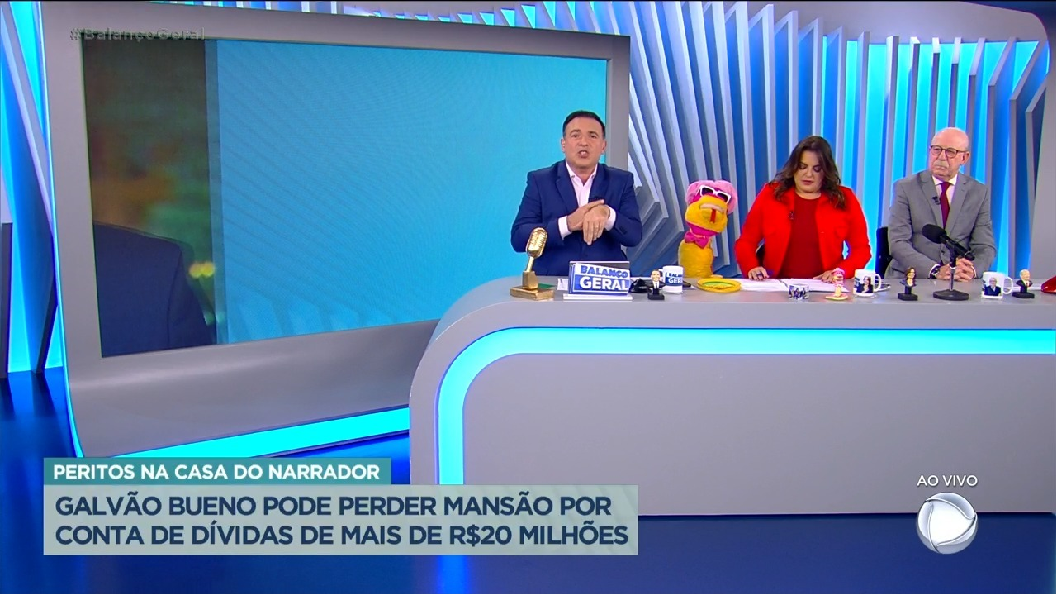 Reinaldo Gottino, Fabíola Reipert e Renato Lombardi durante 'A Hora da Venenosa' (Foto: Reprodução/ Internet)