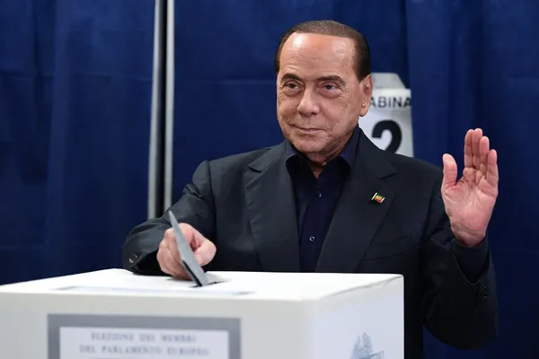 O ex-primeiro-ministro da Itália Silvio Berlusconi em foto de maio de 2019 - Foto Reprodução Internet