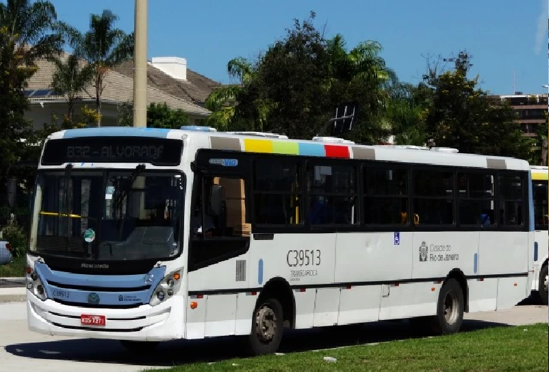 Ônibus da empresa 'Transporte Santa Maria' (Foto: Reprodução/ Internet)