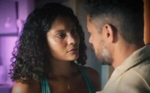 Aline (Barbara Reis) e Jonatas (Paulo Lessa) em Terra e Paixão (Foto: Reprodução / Globo)