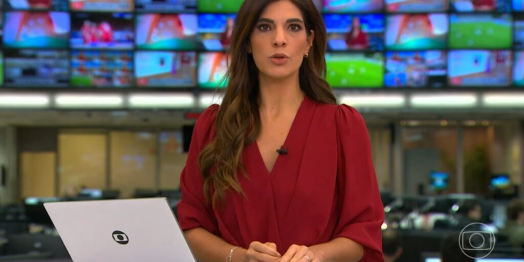 Andréia Sadi entrou às pressas no É de Casa (Foto: Reprodução/ Globo)