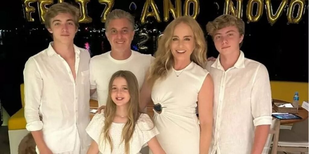 Os apresentadores da Globo, Angélica e Luciano Huck sempre se mostram muito carinhos com os três filhos (Reprodução: Instagram)