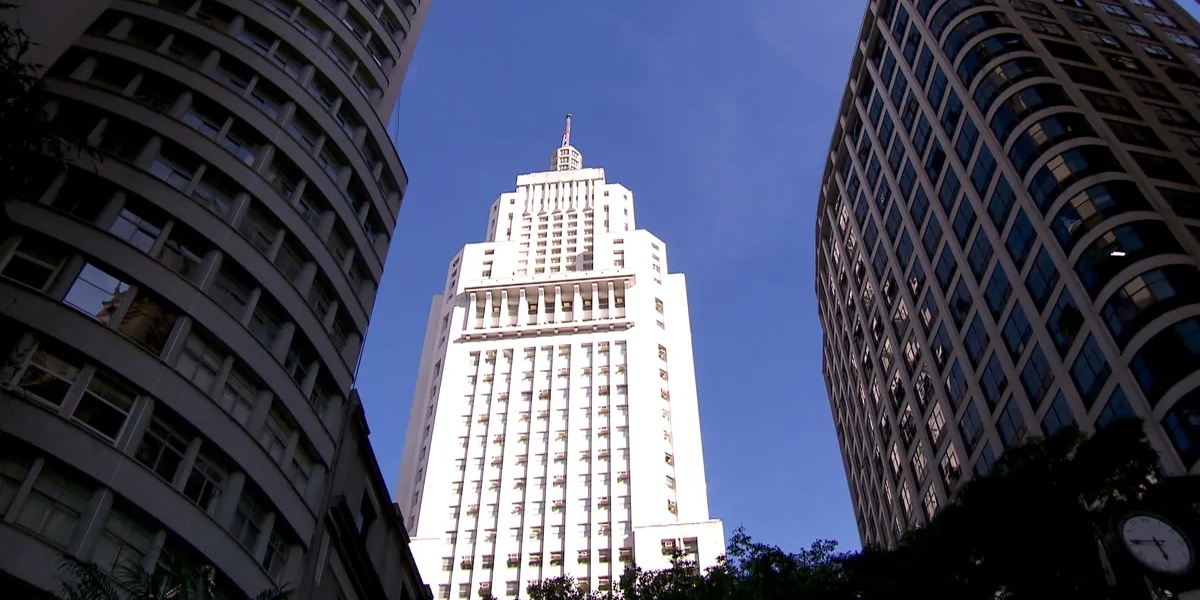 Edifício Altino Arantes, no centro de São Paulo, hoje é do Santander (Foto: Reprodução/G1)