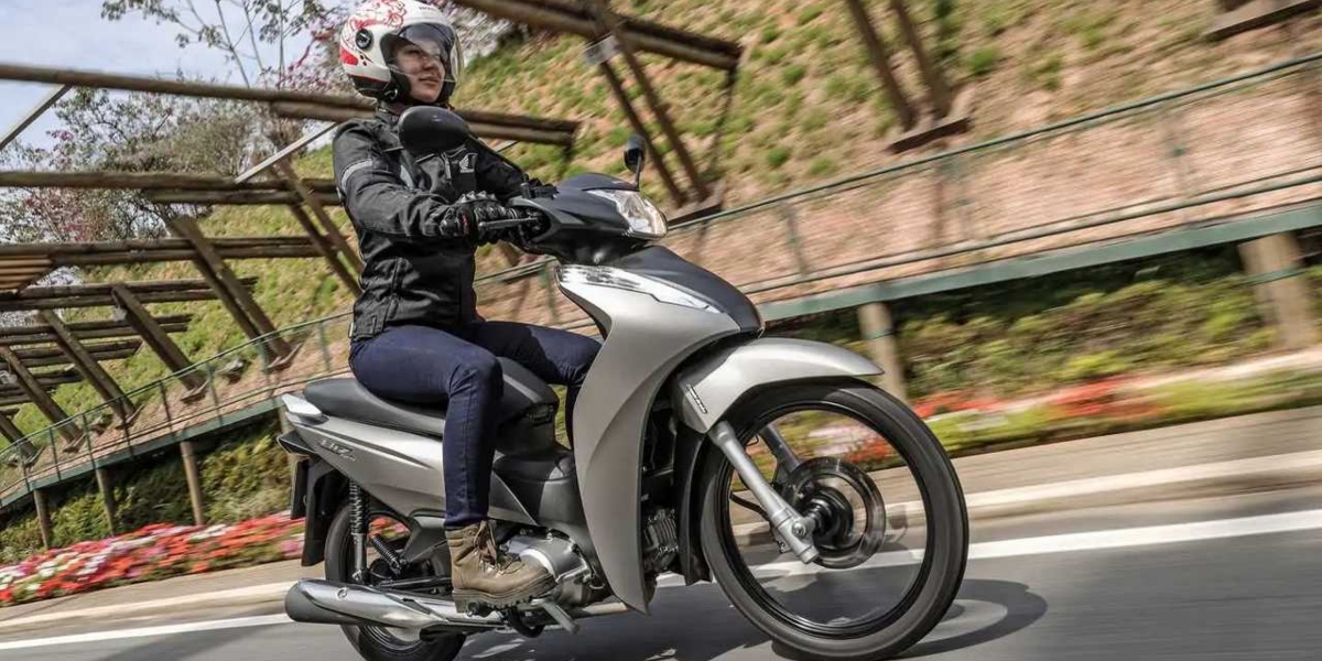 Até o modelo Biz está em lista de motos mais roubadas (Foto: Divulgação/Honda)