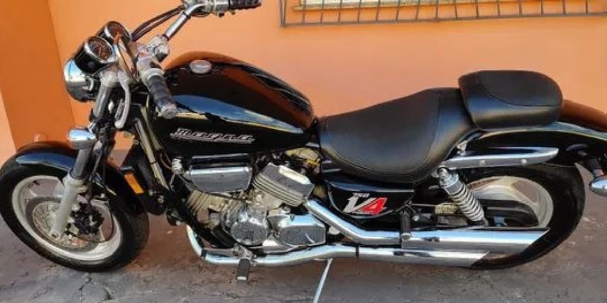 Honda Magna 750 (Reprodução: Internet)