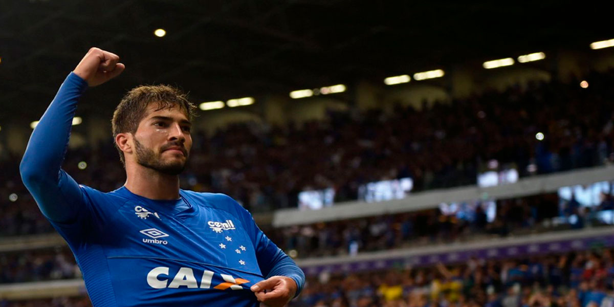 Lucas Silva comemorando vitória pelo Cruzeiro Getty Images