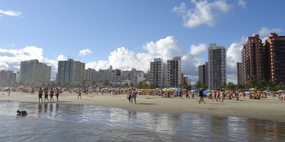 Praia Grande foi fundada em 1967 e conta com mais de 330 mil habitantes (Reprodução: Internet)