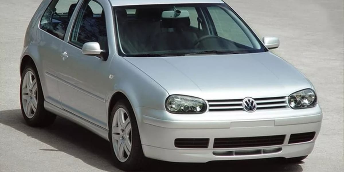 Volkswagen Golf (Reprodução: Internet)