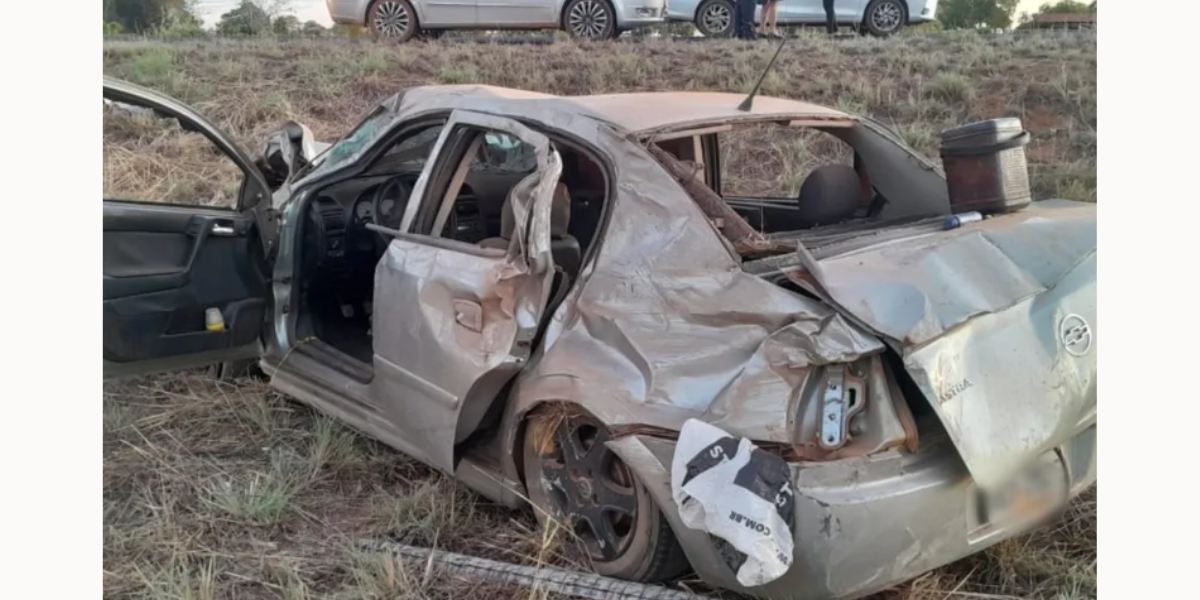 Jornal Hoje confirma acidente entre carro e moto com duas vítimas fatais (Foto: Divulgação/Corpo de Bombeiros)