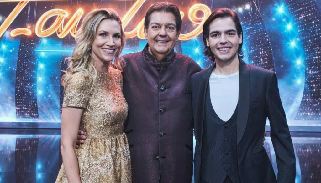 Anne Lottermann ao lado de Faustão e João Guilherme (Foto: Reprodução/ Internet)