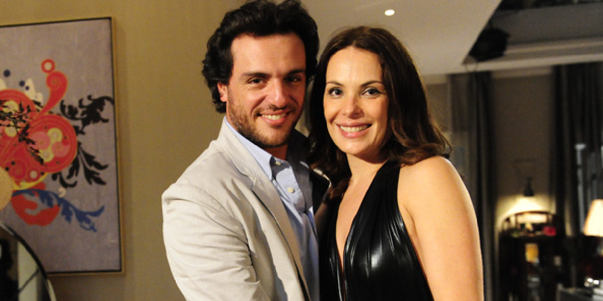 Carolina Ferraz em novela da Globo com Rodrigo Lombardi (Foto: Reprodução/ Internet)