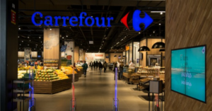 Entrada de uma das unidades do mercado Carrefour (Foto: Reprodução/ Internet)