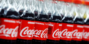 Imagem do post Faturamento de 158,9 milhões: O estouro de cofres da Coca-Cola para comprar empresa tradicional rival