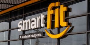 Imagem do post “Aviso de encerramento”: O fechamento de unidade da Smart Fit e comunicado oficial da rede de academias