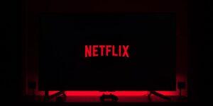 Imagem do post De graça, conteúdo infinito e cheio de estrelas: A rival da Netflix que está derrubando streaming aos poucos