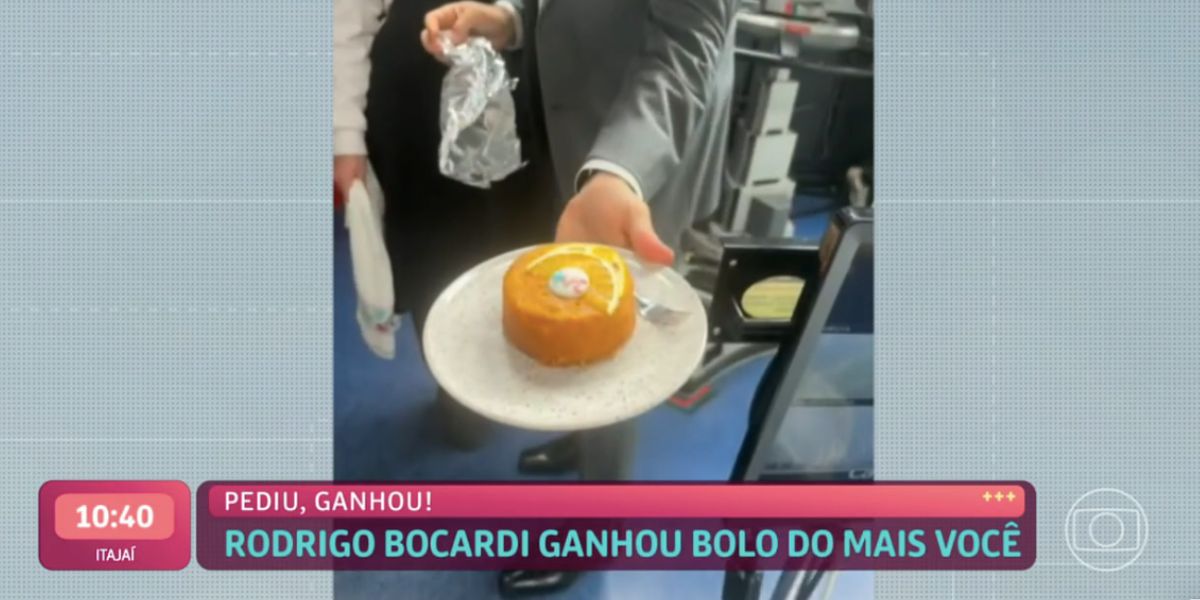 Rodrigo Bocardi ganha bolo de Ana Maria (Foto: Reprodução / Globo)