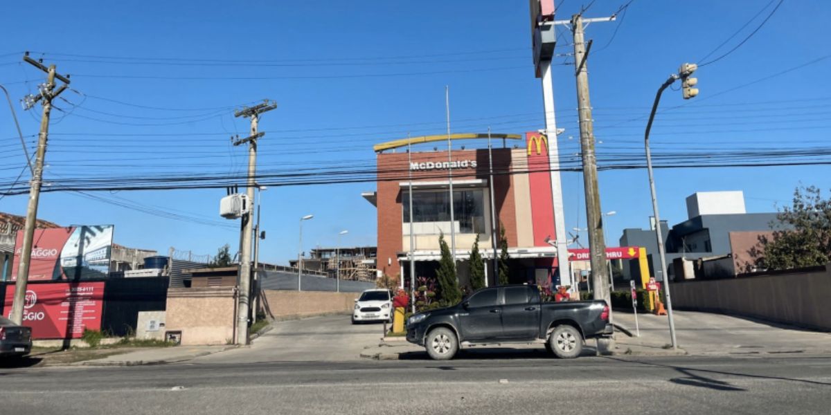 Unidade do McDonald's fechou no ano passado (Foto: Reprodução / Internet)