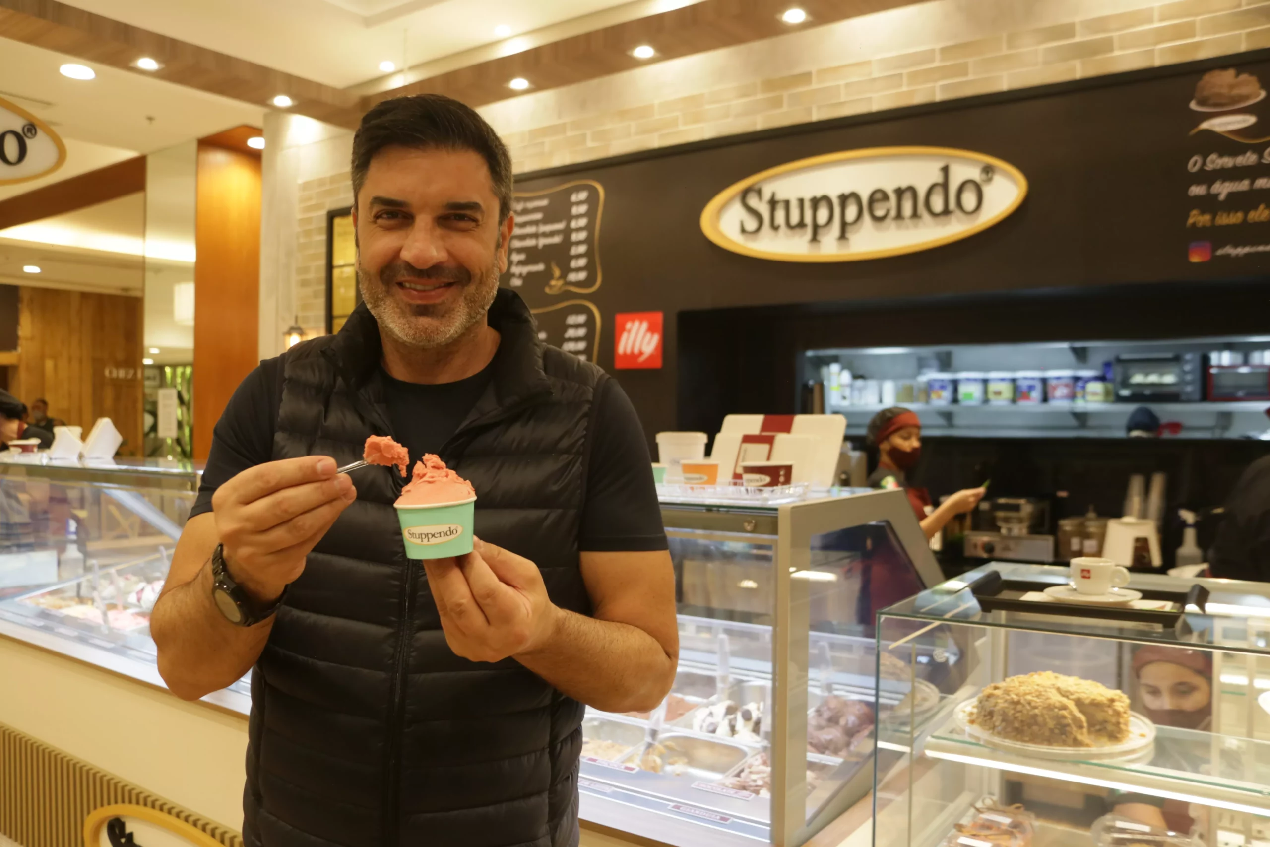 Edu Guedes é dono da Stuppendo, uma gelateria alto padrão do Brasil (Foto: Divulgação)
