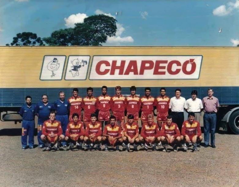 Essa é a equipe de Volei do Frigorífico Chapecó (Reprodução - Internet)