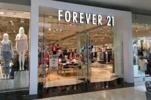Rival da C e A, Forever 21 fechou as lojas no Brasil (Foto: Reprodução / Wikimedia Commons)