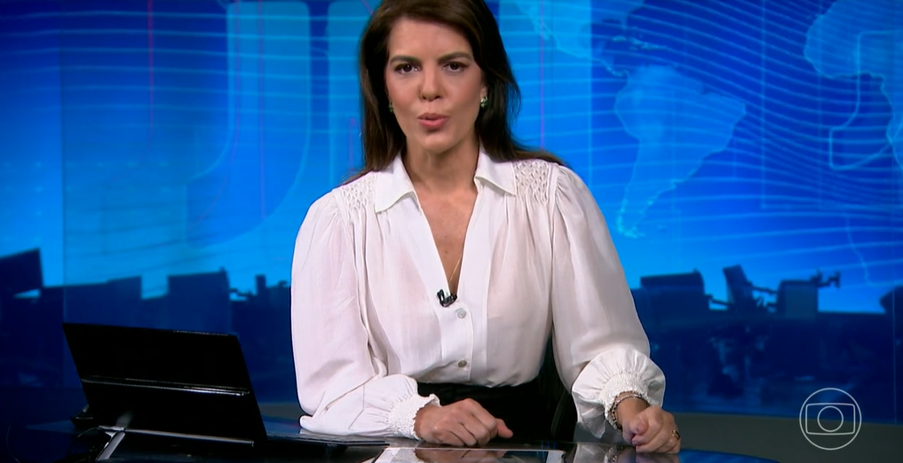 Mariana Gross no comando do Jornal Nacional (Foto: Reprodução/ Globo)