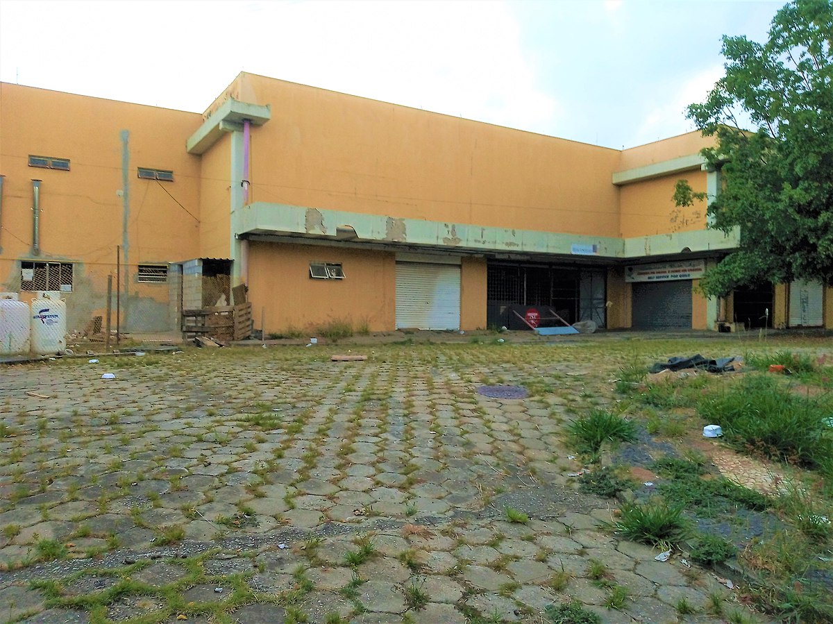 Antigo local do Mart Center está abandonado (Foto: Reprodução Internet) 