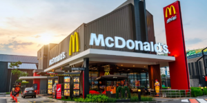 Imagem do post Confirmado AGORA (24/08): Rival do McDonald’s enfrenta crise e acaba de ser vendido por R$ 44 bilhões