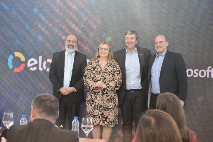 Marcos Brasiliano Rosa, vice-presidente de Finanças da CAIXA. Maria Rita Serrano, presidente da CAIXA. Giancarlo Greco, CEO da Elo, e o vice-presidente de Serviços Financeiros da Microsoft Brasil, Júlio Gomes (Foto Reprodução/Microsoft/Thiago Zion)