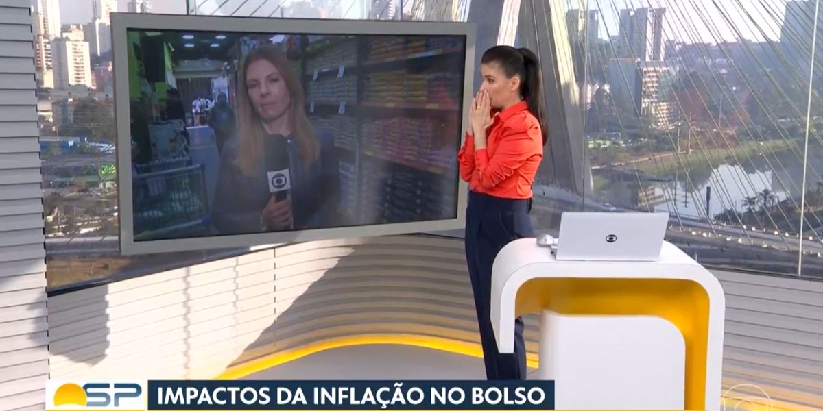 Sabina Simonato ainda estava bem abalada quando chamou a participação de Ananda Apple (Reprodução: Globo)