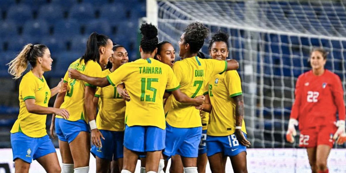 Seleção brasileira feminina (Foto: Thais Magalhães) 