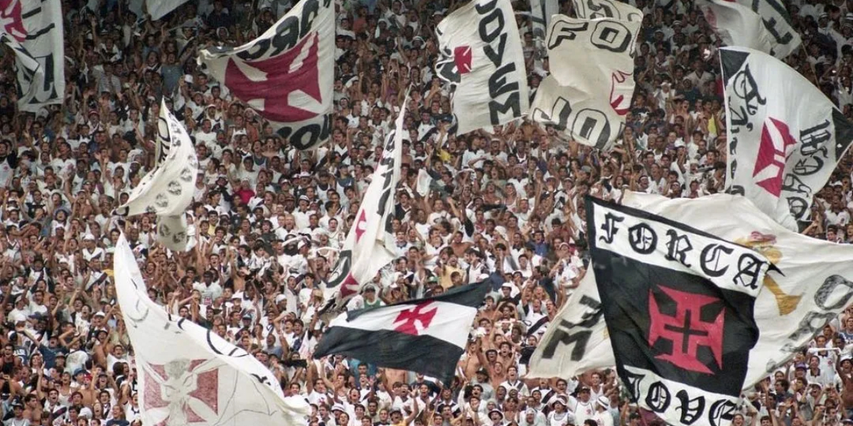 Vasco vai atrás de reforço para agradar à torcida (Foto: Divulgação/Internet)