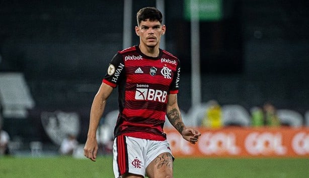 Clube saudita deve enviar proposta ao Flamengo por Ayrton Lucas
