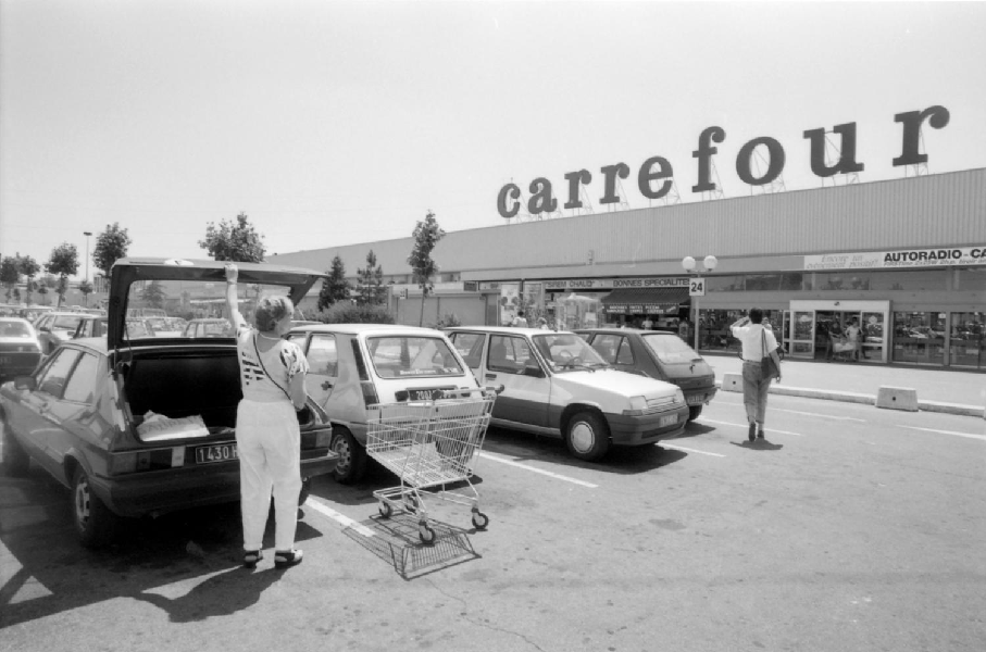 Uma das primeiras unidades do Carrefour (Foto: Reprodução/ Internet)