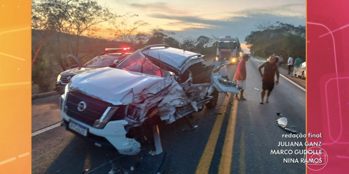 Carro de Regis Danese após acidente (Foto: Reprodução / Encontro da Globo)