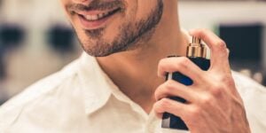 Imagem do post PROIBIDO: 4 perfumes que você NÃO DEVE usar de jeito algum em encontros caso não queira que o parceiro fuja