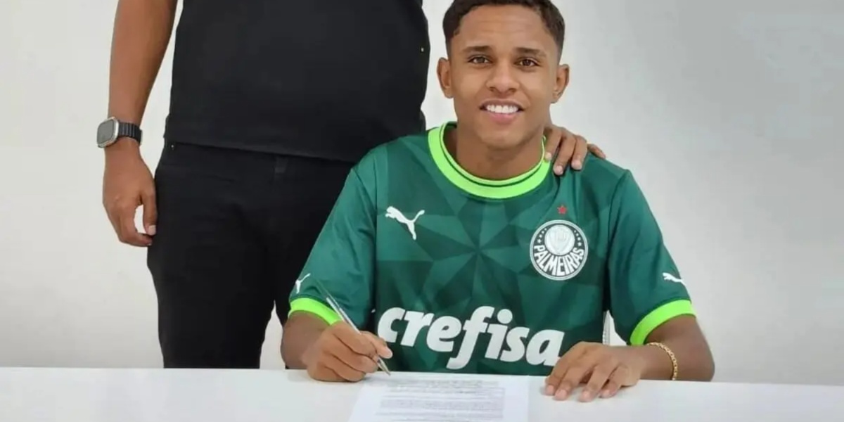 Palmeiras fecha contrato com Pedrinho, que era jogador do São Paulo (Imagem Reprodução Internet)