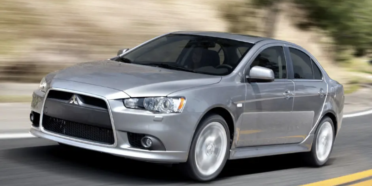 Mitsubishi Lancer (Reprodução/Internet)