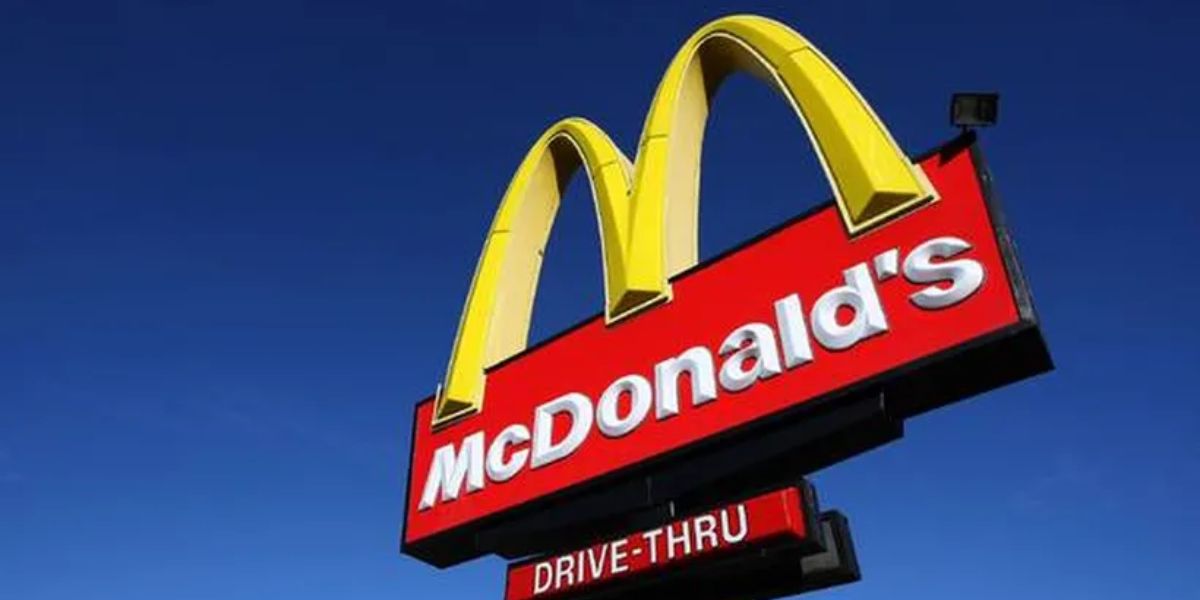 Fast-food rival do McDonald's pede falência e encerra atividades