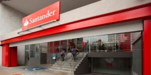 Fachada do banco Santander - Foto Reprodução Internet