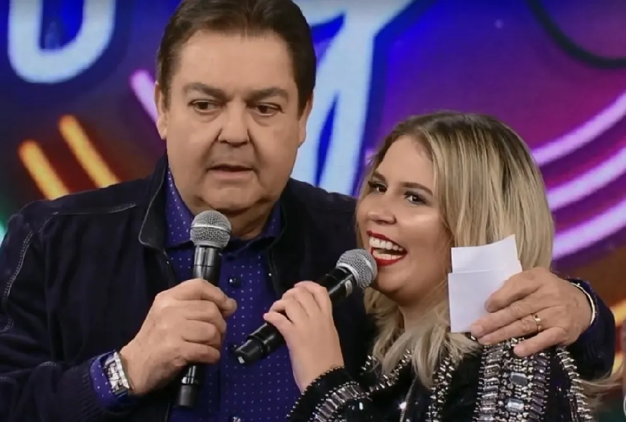 Faustão ao lado de Marília Mendonça (Foto: Reprodução/ Internet)