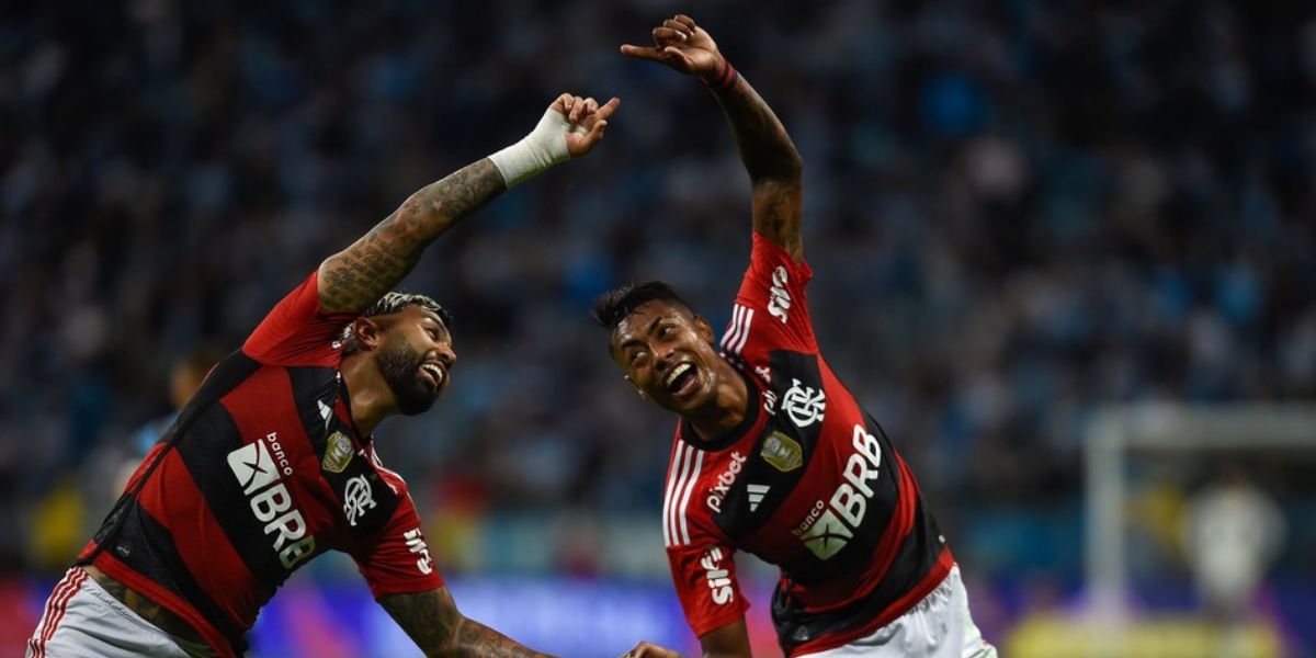 Gabigol e Bruno Henrique comemorando gol do Flamengo (Foto - Marcelo Côrtes/ Flamengo).